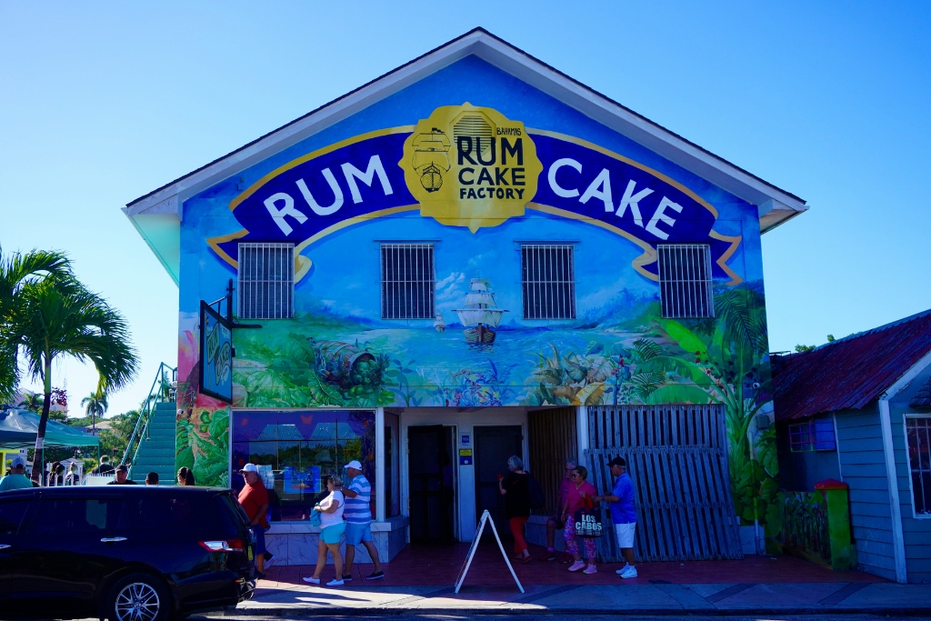 Rum cake factory in Nassau Bahmas a christmas caribbean tradition.
